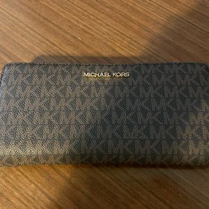 Michael Kors wallet